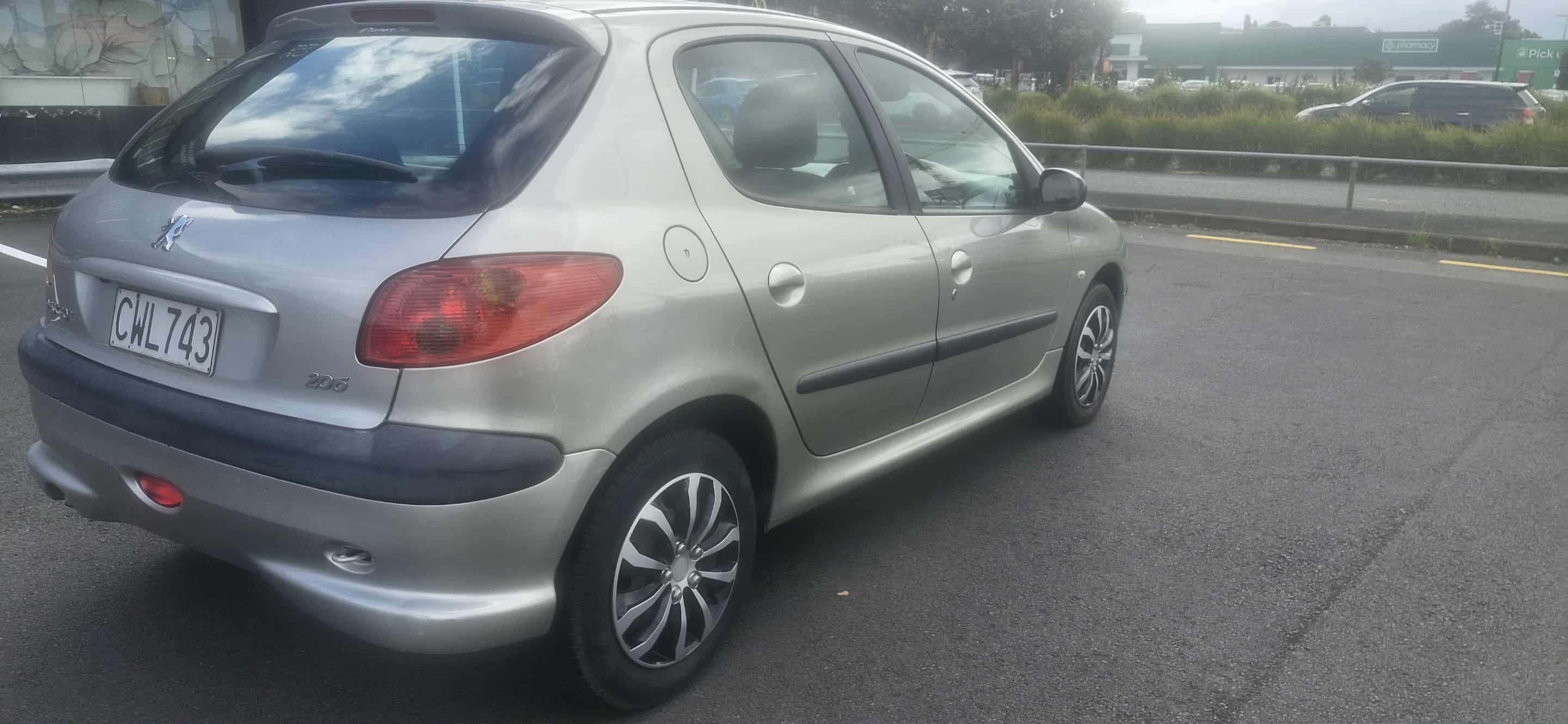 
								2005 Peugeot 206 XR 1.4 5DR 4SPD A P Hatchback Automatic full									