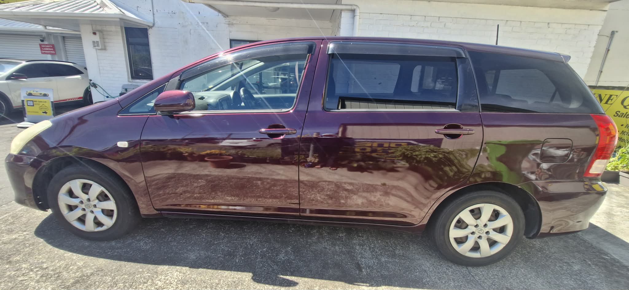 
								2006 Toyota Wish full									