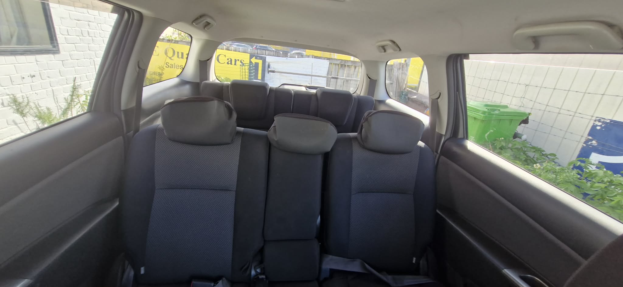 
								2006 Toyota Wish full									