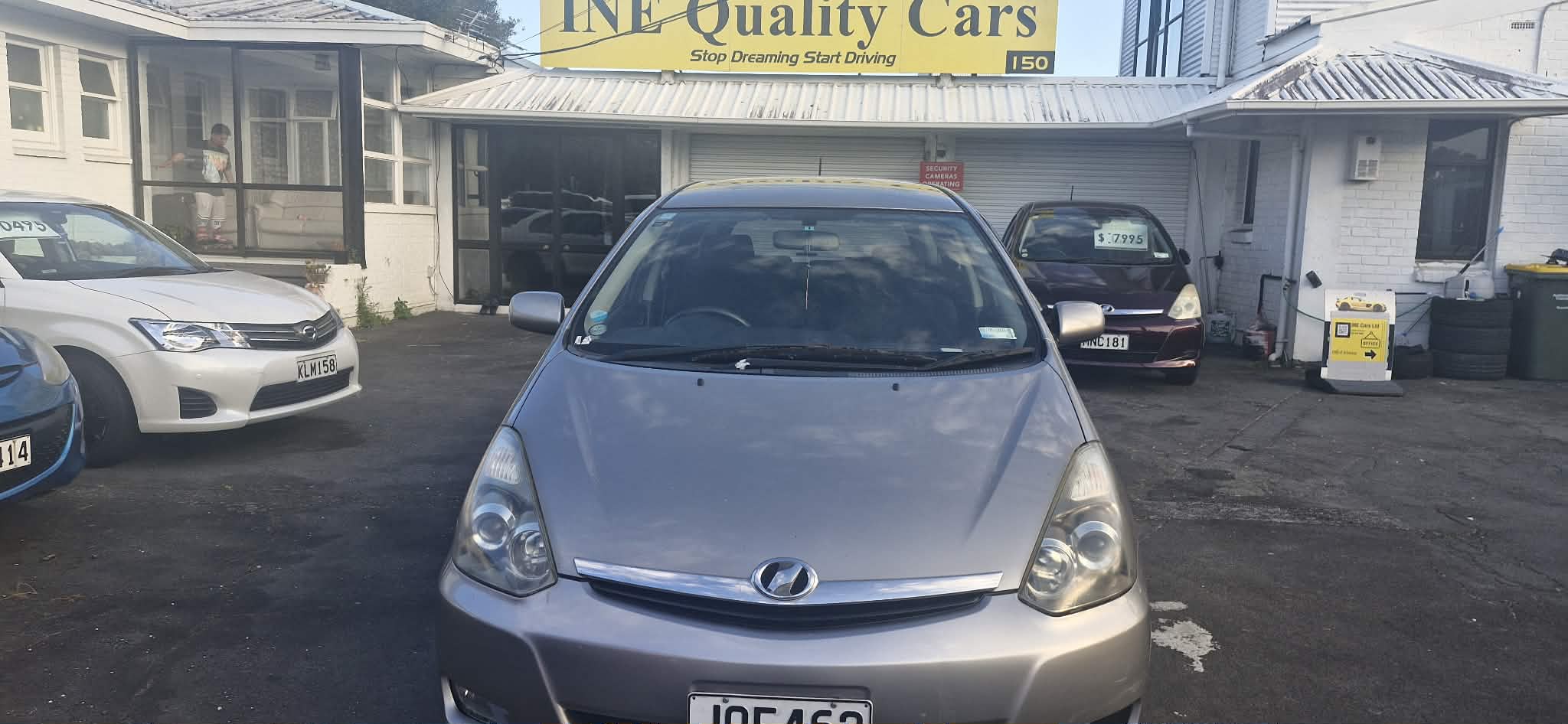 
								2007 Toyota Wish 7-SEater Grey full									