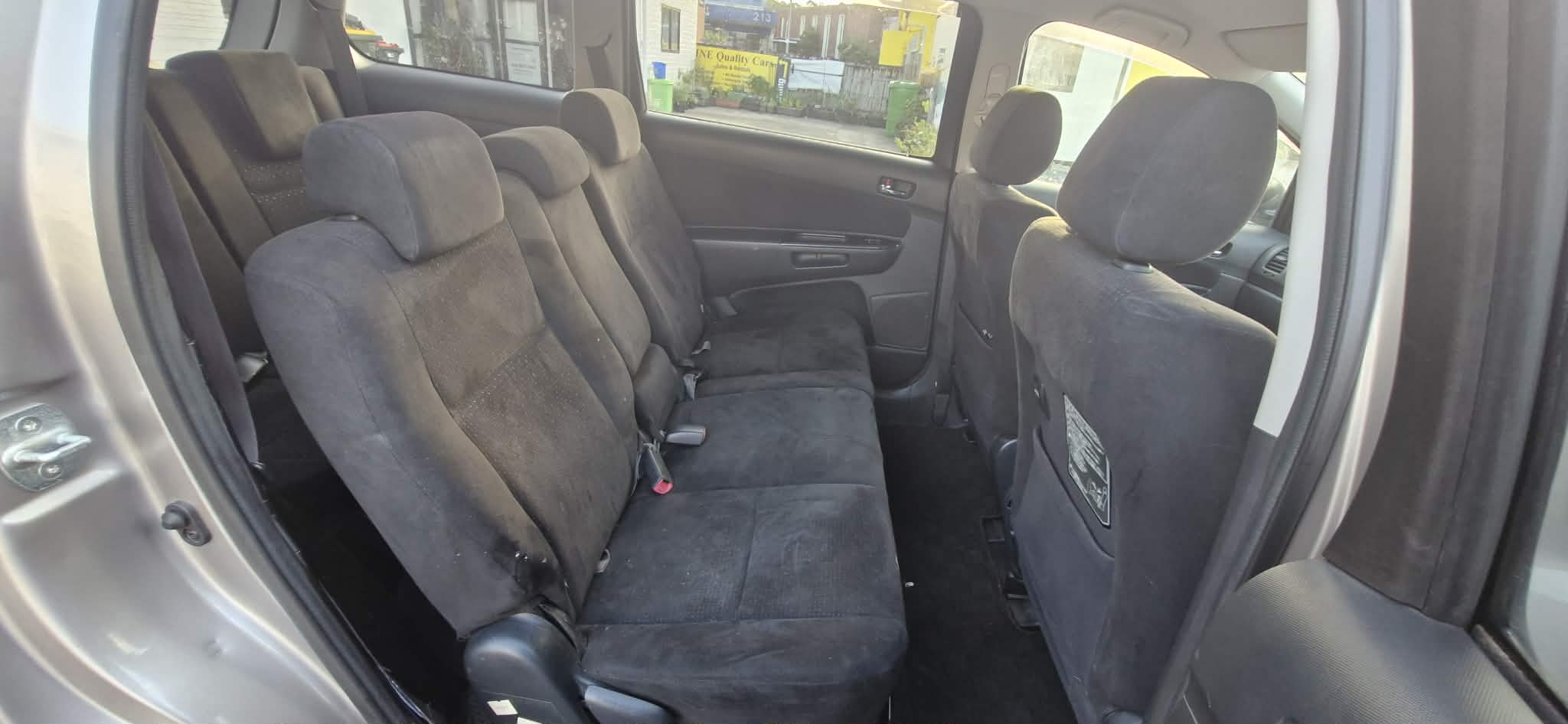 
								2007 Toyota Wish 7-SEater Grey full									