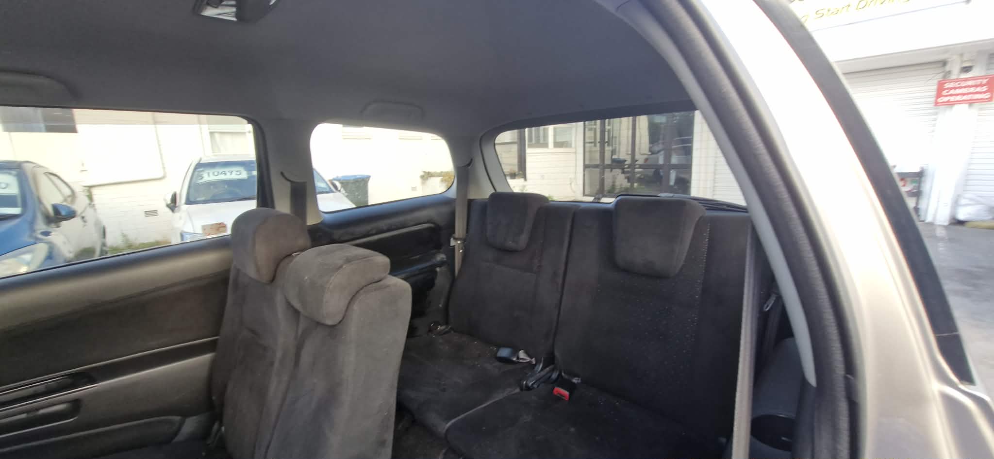 
								2007 Toyota Wish 7-SEater Grey full									