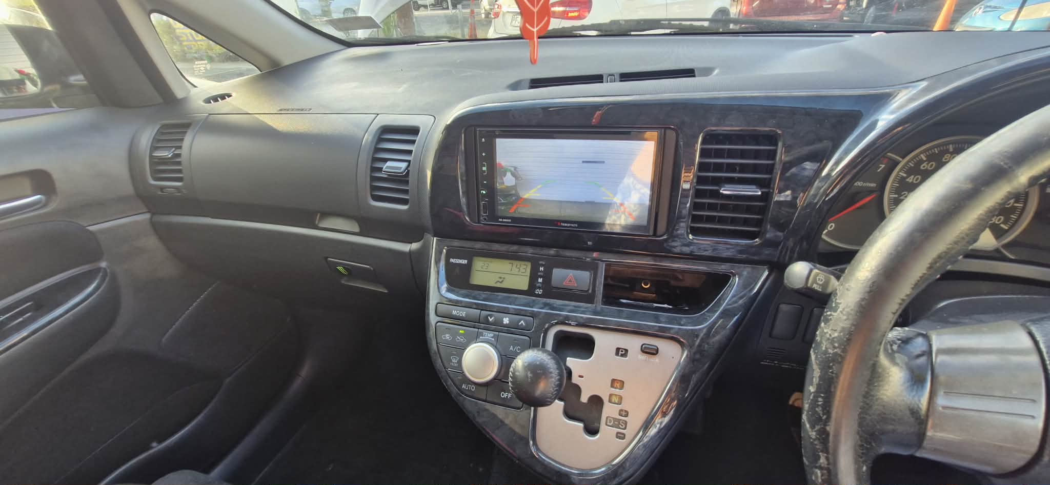 
								2007 Toyota Wish 7-SEater Grey full									