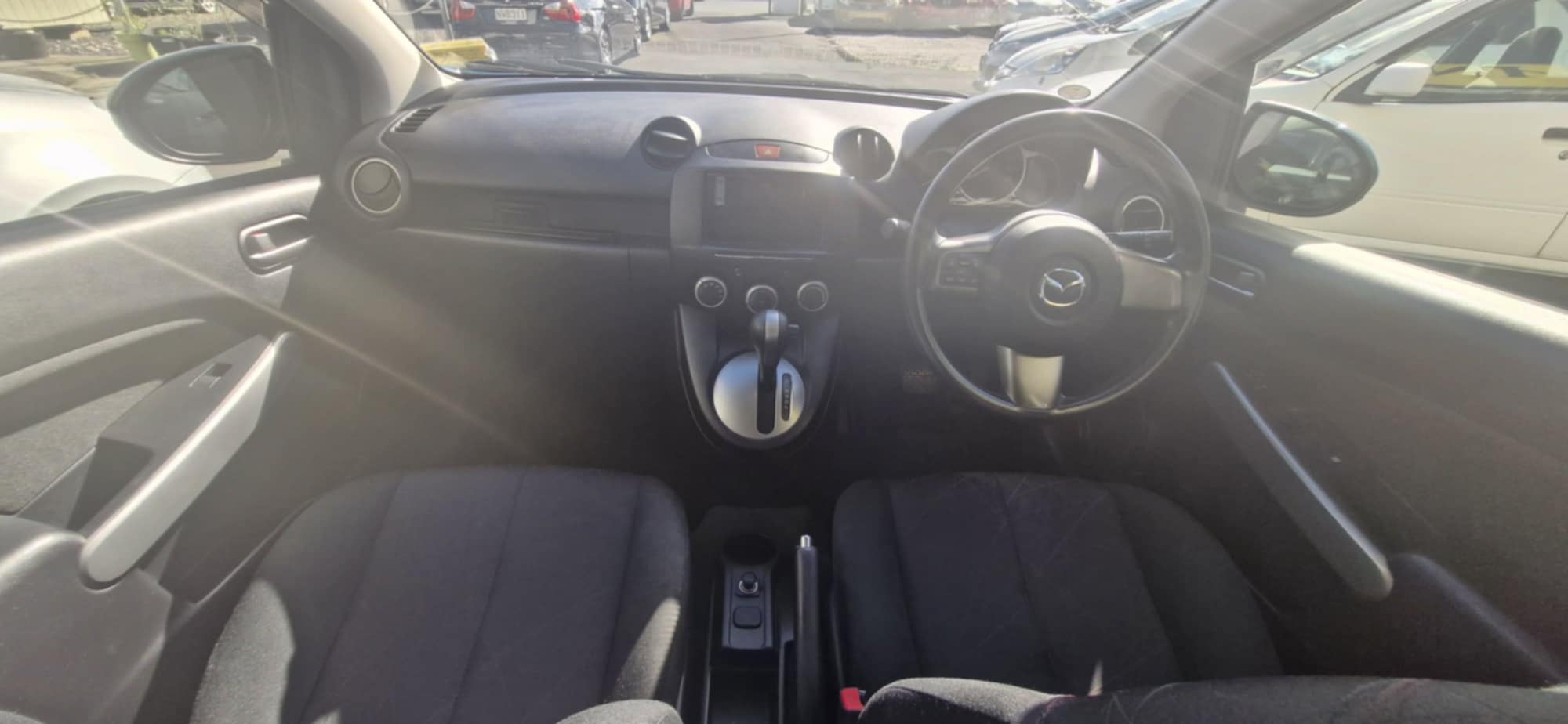
								2013 Mazda Demio Skyactiv full									