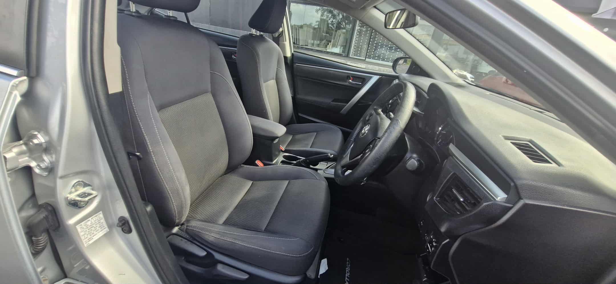 
								2013 Toyota Corolla GLX full									